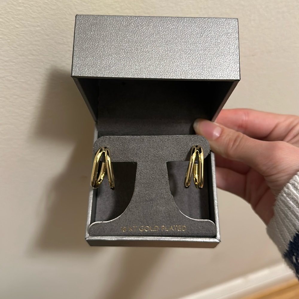 NEW Lussoro 18K Gold Plated Half Hoop Earrings